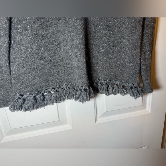 J McLaughlin Grey & Silver Metallic Fringe Tassel Sweater Size Large Alpaca Wool - Picture 3 of 8